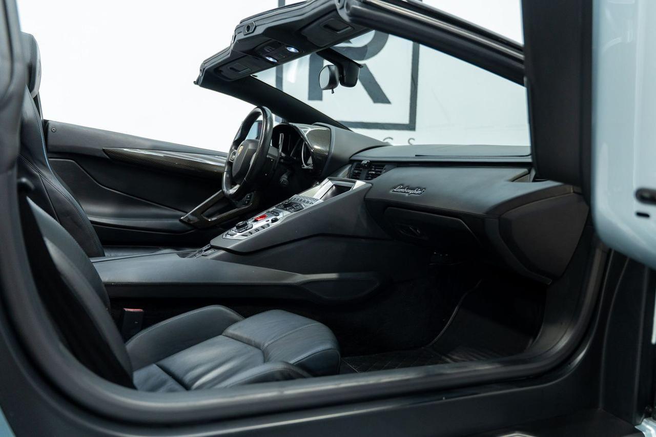 2013 Lamborghini Aventador LP 700-4 Roadster 2D St. Louis MO