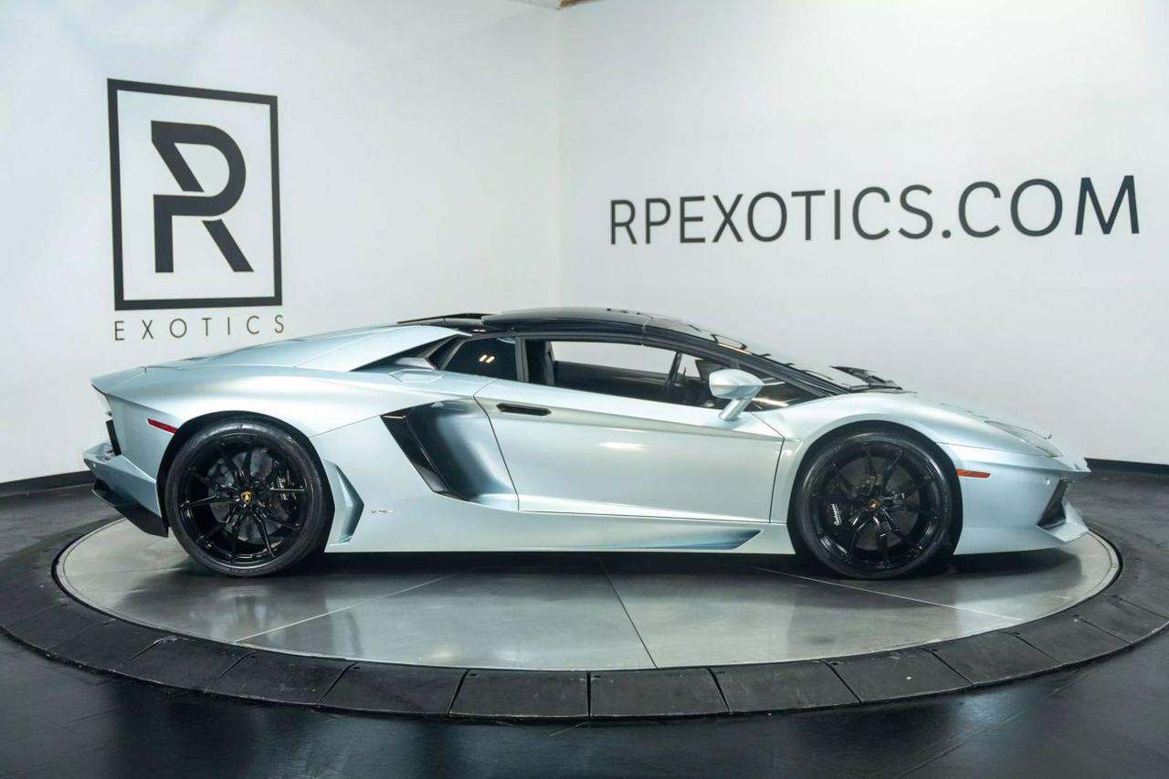 2013 Lamborghini Aventador LP 700-4 Roadster 2D St. Louis MO