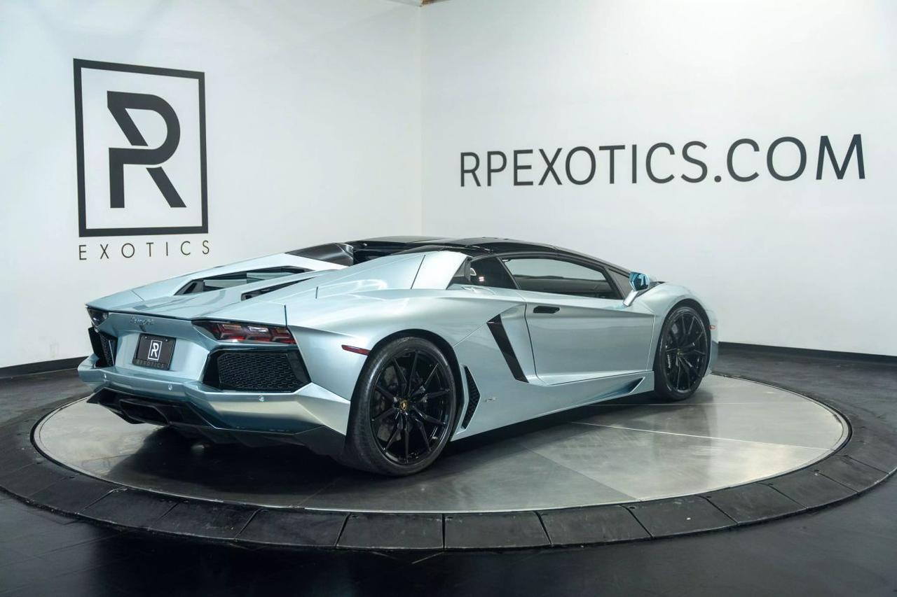 2013 Lamborghini Aventador LP 700-4 Roadster 2D St. Louis MO