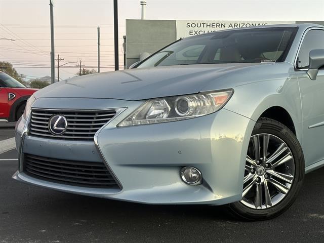 2013 Lexus ES 300h Base