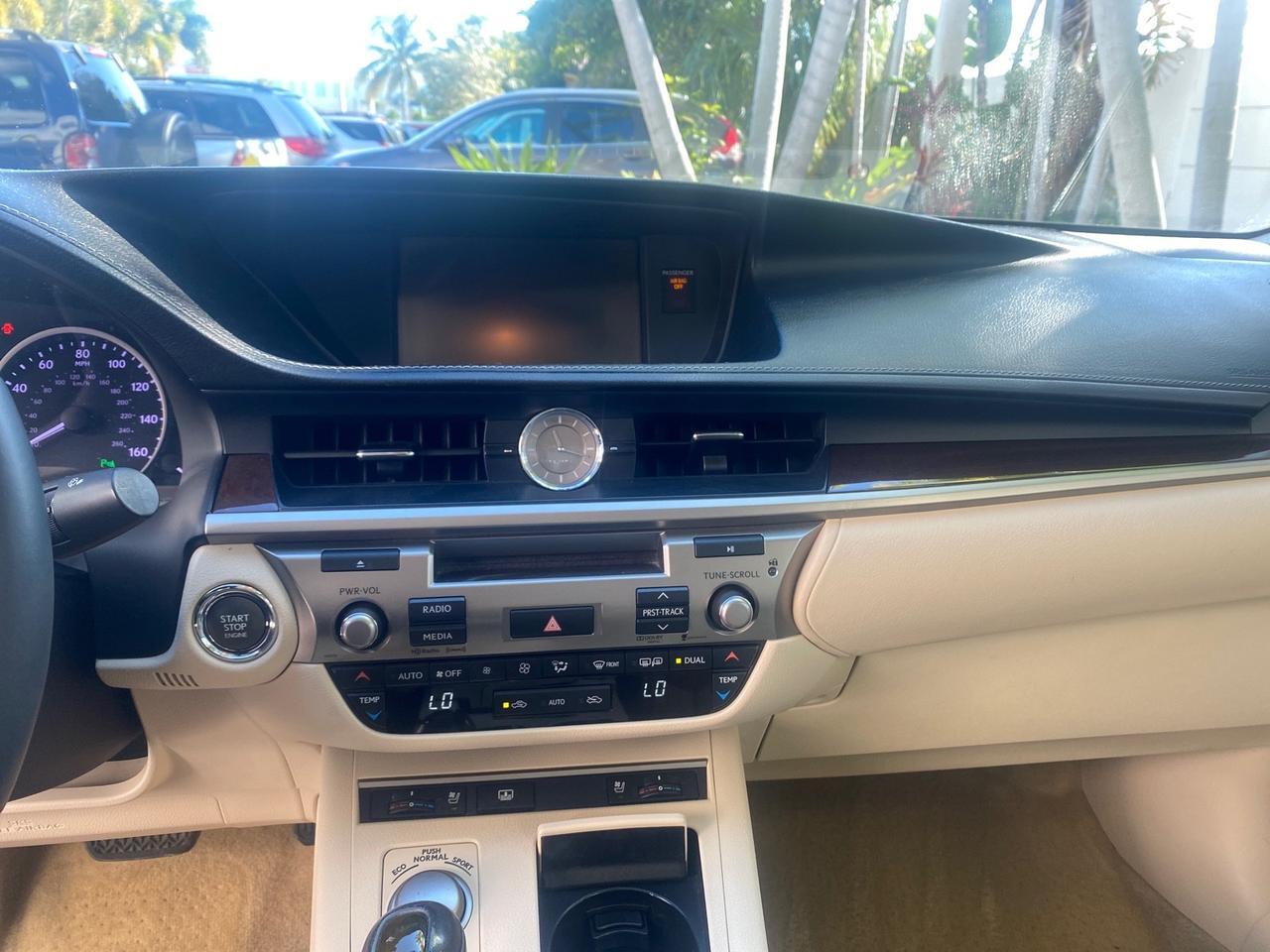 2013 Lexus ES 350 4dr Sdn LOW MILES 17,959 1 OWNER Pompano Beach FL
