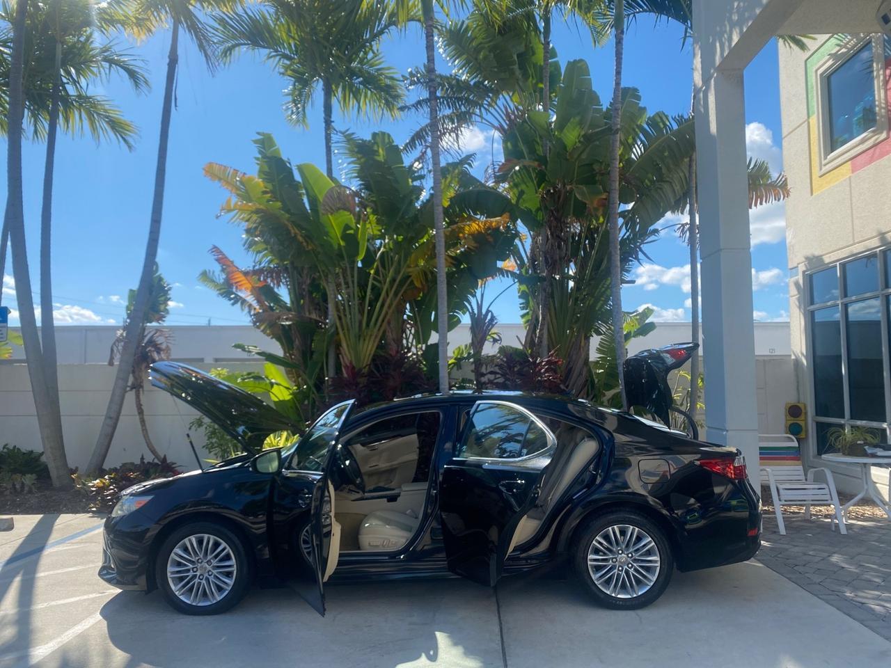 2013 Lexus ES 350 4dr Sdn LOW MILES 17,959 1 OWNER Pompano Beach FL