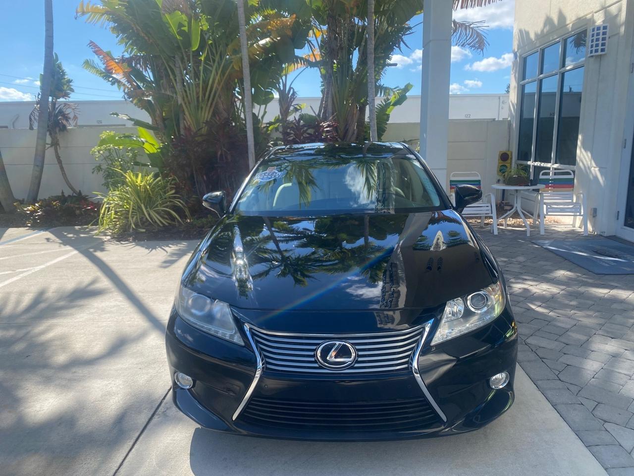 2013 Lexus ES 350 4dr Sdn LOW MILES 17,959 1 OWNER