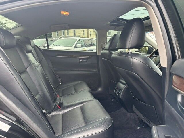 2013 Lexus ES 350 4dr Sdn Whitehall PA