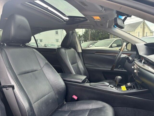 2013 Lexus ES 350 4dr Sdn Whitehall PA