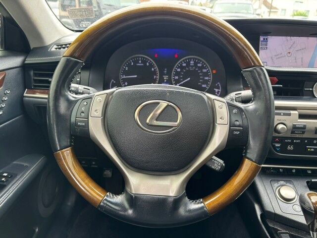 2013 Lexus ES 350 4dr Sdn Whitehall PA