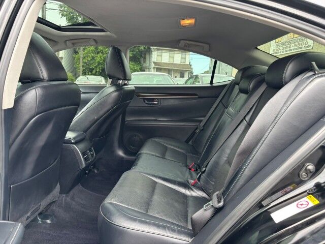 2013 Lexus ES 350 4dr Sdn Whitehall PA