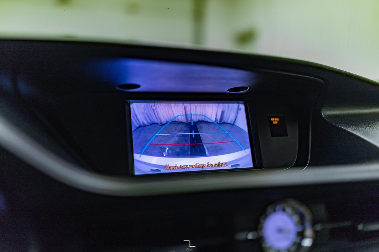 2013 Lexus ES 350 Premium Edition Leather Roof BCam Red Deer AB