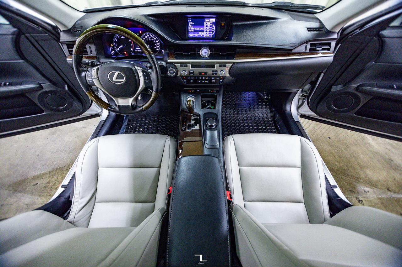 2013 Lexus ES 350 Premium Edition Leather Roof BCam Red Deer AB