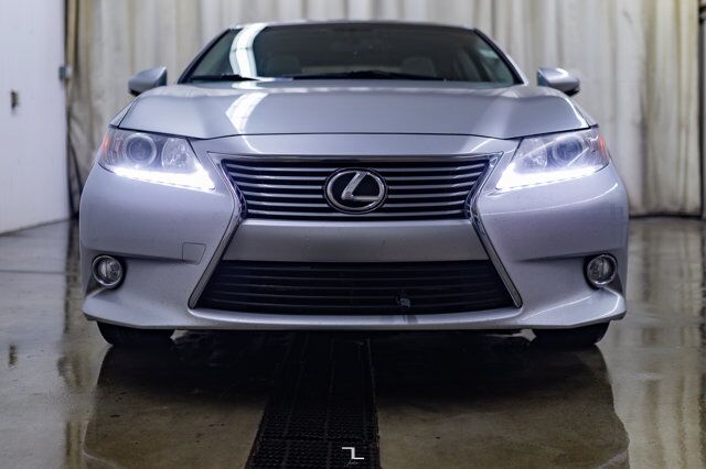 2013 Lexus ES 350 Premium Edition Leather Roof BCam Red Deer AB