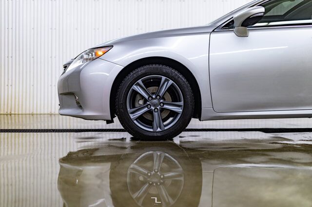 2013 Lexus ES 350 Premium Edition Leather Roof BCam Red Deer AB