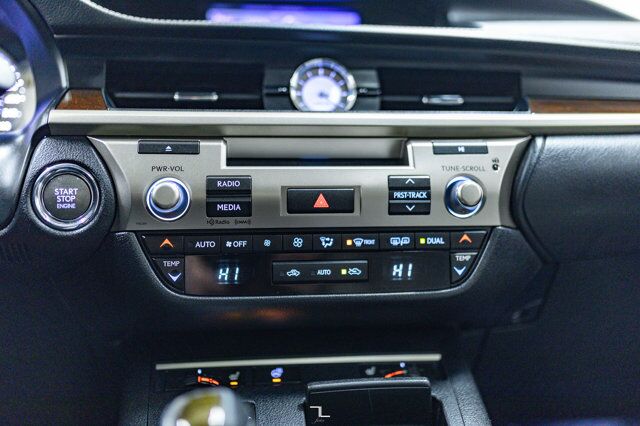 2013 Lexus ES 350 Premium Edition Leather Roof BCam Red Deer AB