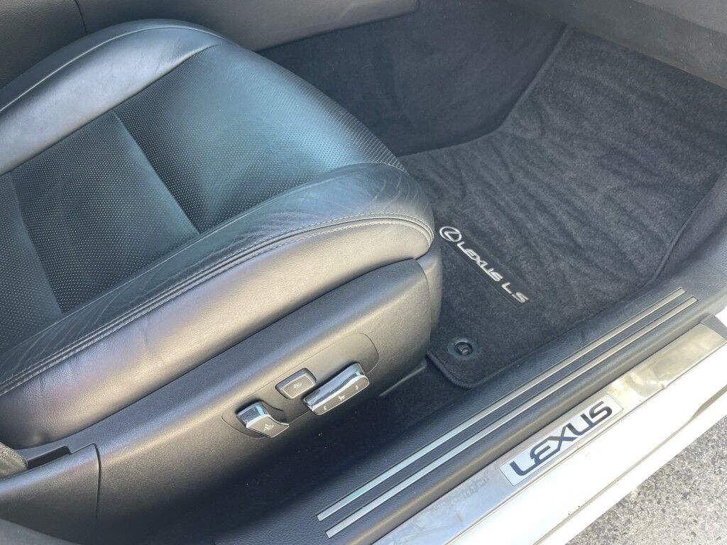 2013 Lexus LS 460 V8~SUNROOF~COOLED/HEATED FRONT SEATS~NAVIGATION~ONLINE FINANCE A Sarasota FL