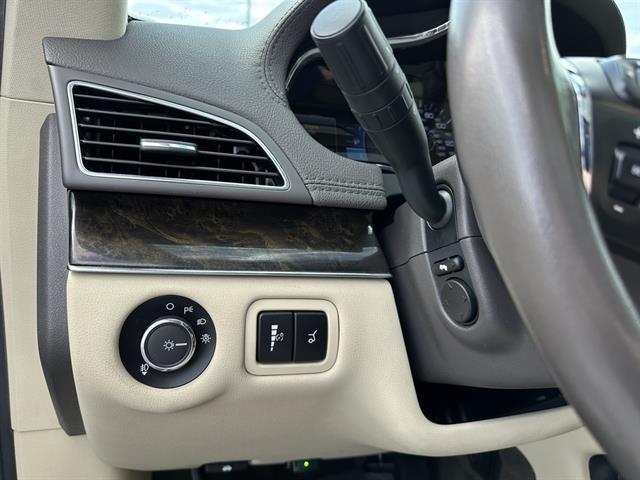 2013 Lincoln MKT Base photo 4