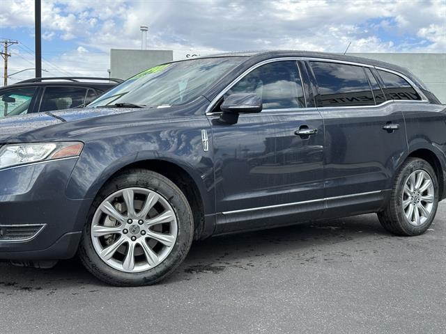 2013 Lincoln MKT Base