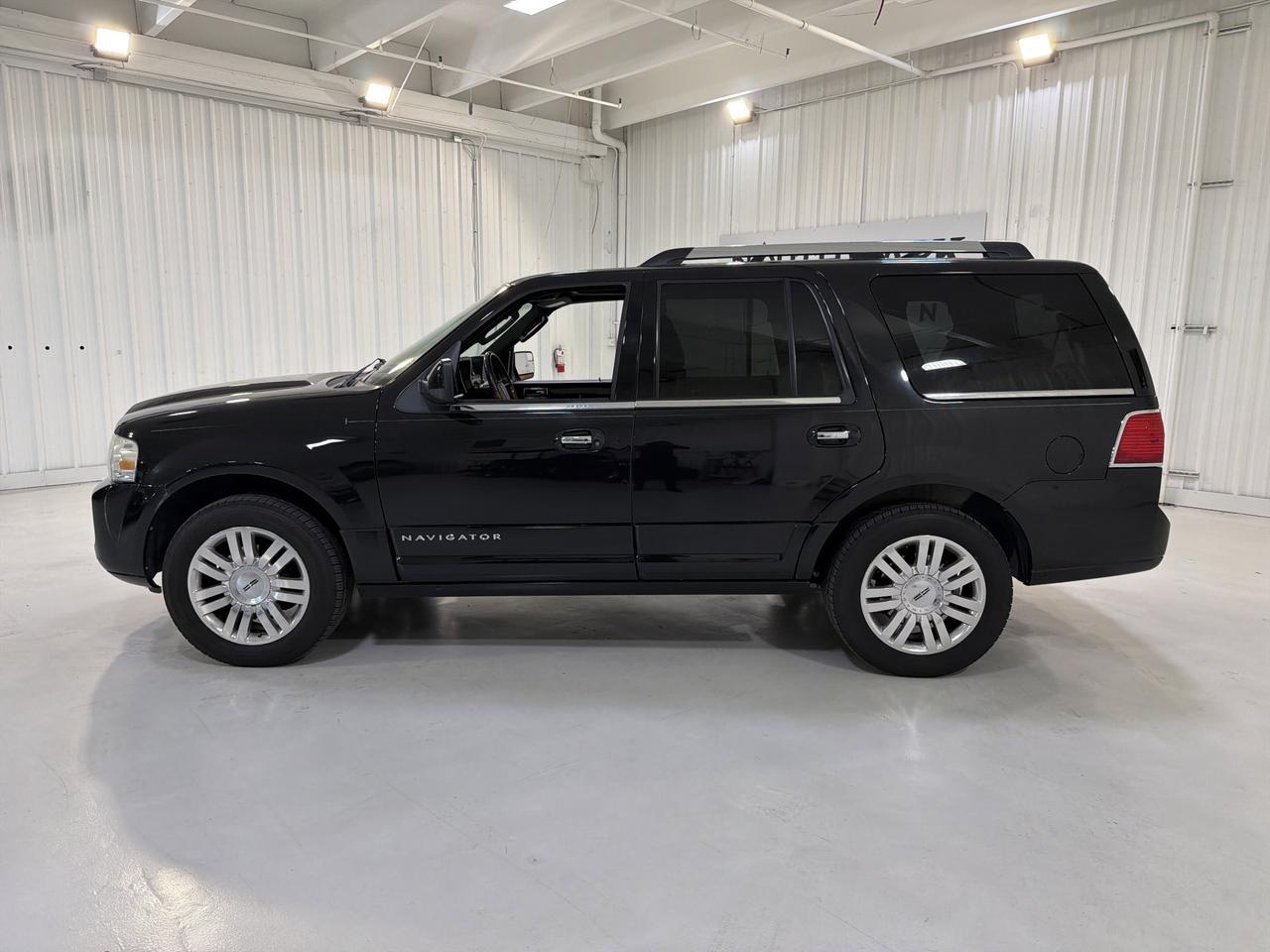 2013 Lincoln Navigator Base