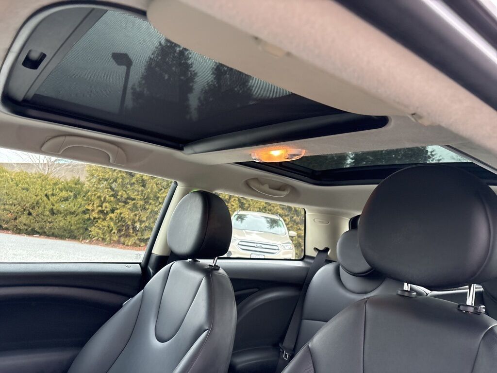 2013 MINI Cooper Base Cockeysville MD