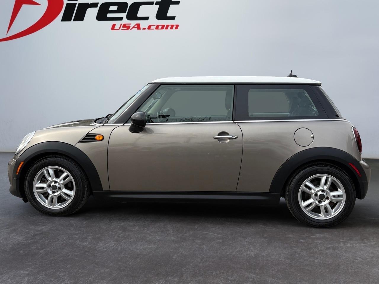 2013 MINI Cooper Hardtop BLUETOOTH, AUTO START/STOP, TRACTION CONTROL, REMOTE KEYLESS ENTRY, LOW MILEAGE, CLEAN CARFAX, KEEP IT COOL IN THIS MINI COOPER!