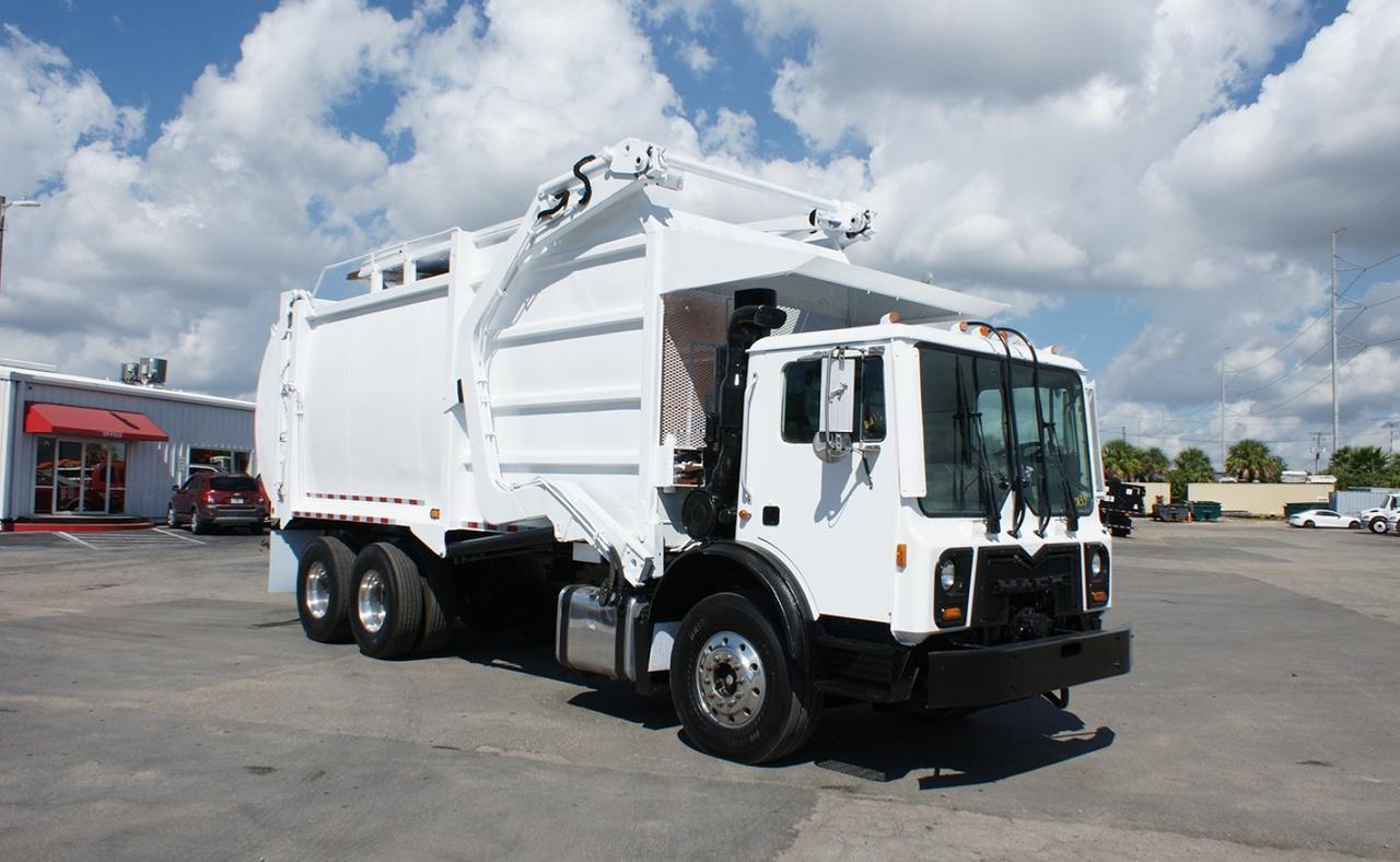 2013 Mack 600 40 yard EZ Pack Front Loader Garbage Truck