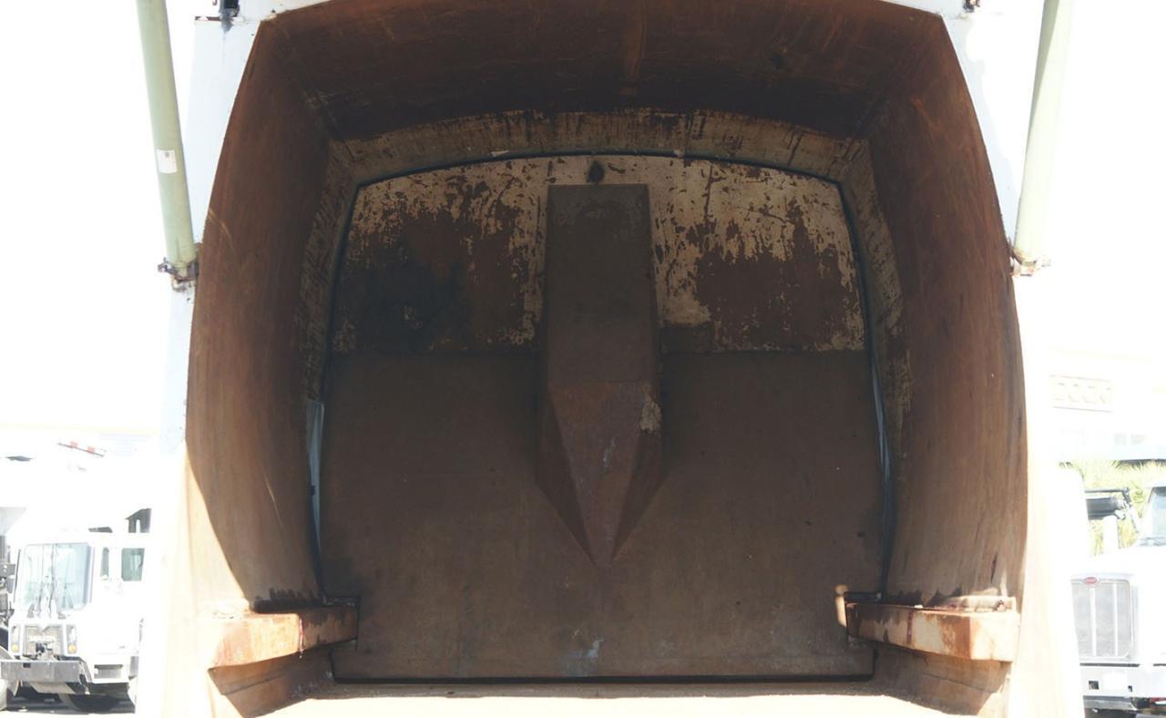 2013 Mack LEU613 25 yd McNeilus Rear Loader Garbage Truck Tampa FL