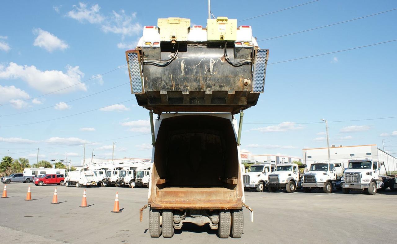 2013 Mack LEU613 25 yd McNeilus Rear Loader Garbage Truck Tampa FL