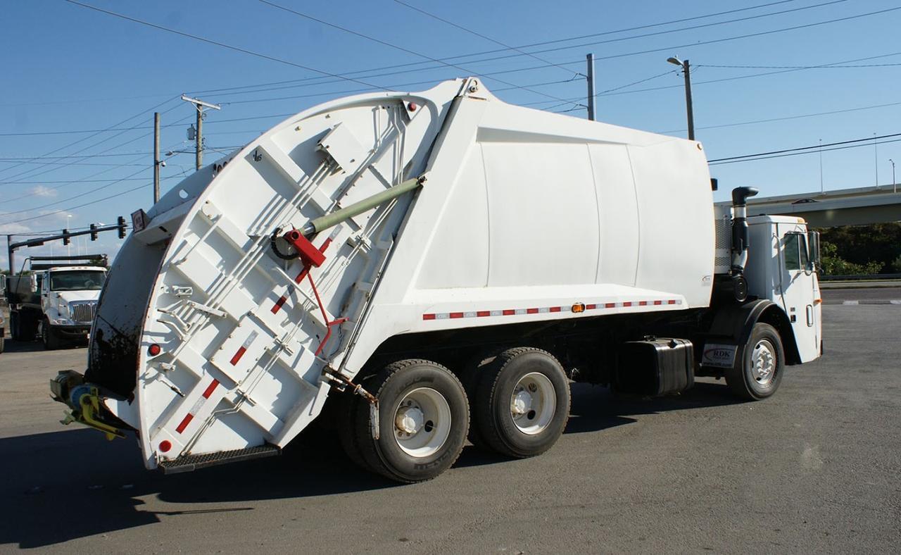 2013 Mack LEU613 25 yd McNeilus Rear Loader Garbage Truck Tampa FL