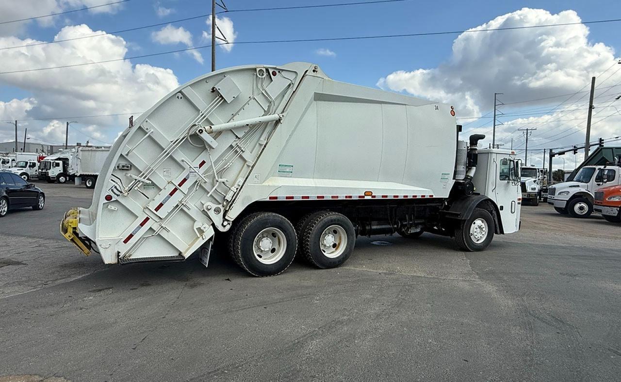 2013 Mack LEU613 25 yd McNeilus Rear Loader Tampa FL