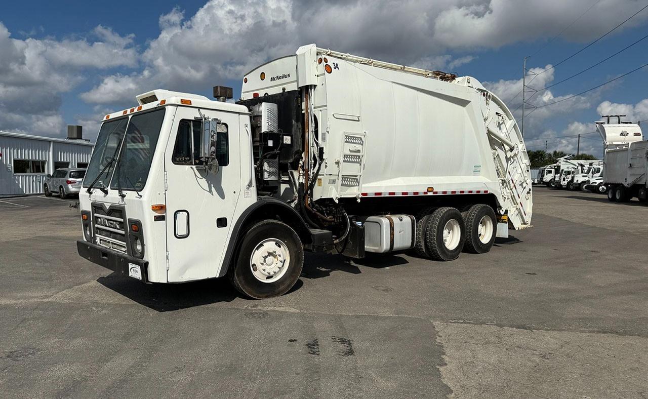 2013 Mack LEU613 25 yd McNeilus Rear Loader Tampa FL