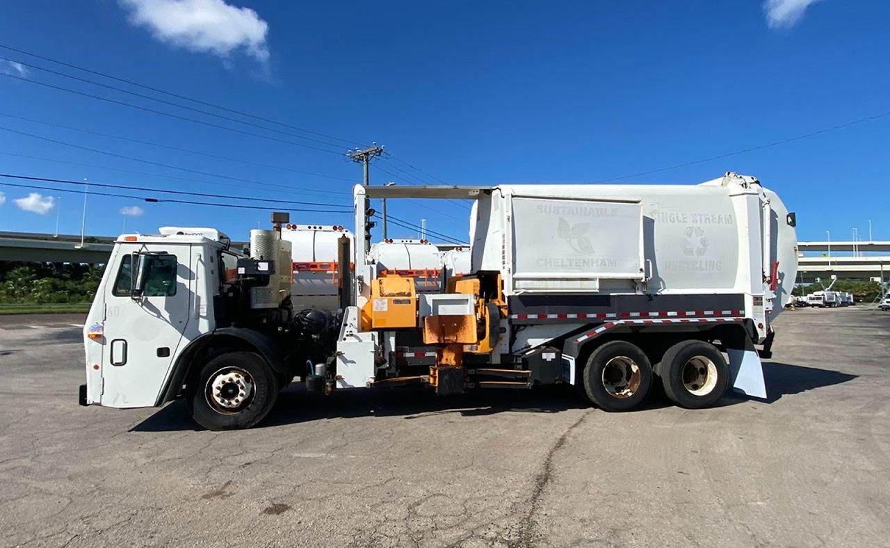 2013 Mack LEU613 31 yard Labrie Side loader Tampa FL