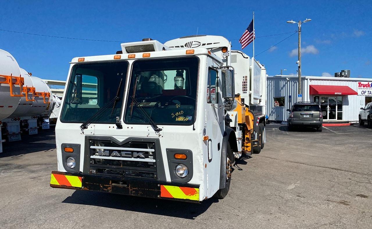 2013 Mack LEU613 31 yard Labrie Side loader Tampa FL