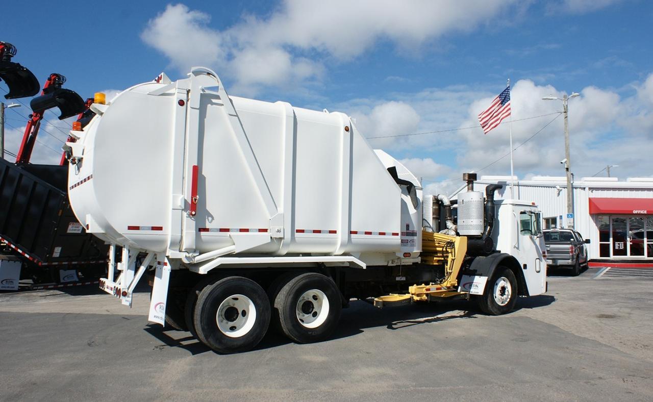 2013 Mack LEU613 37 yd. Heil Side Loader Garbage Truck Tampa FL