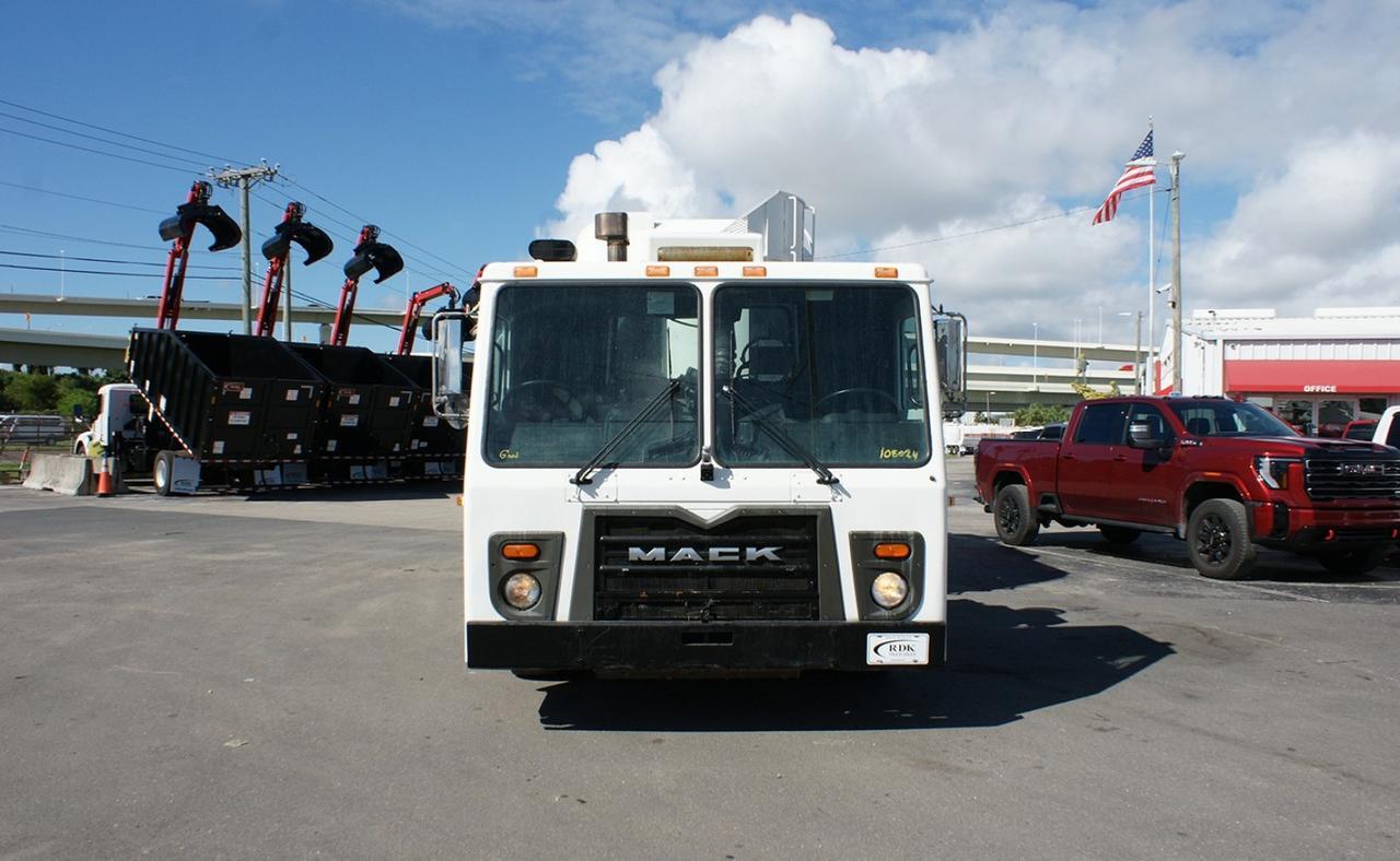 2013 Mack LEU613 37 yd. Heil Side Loader Garbage Truck Tampa FL