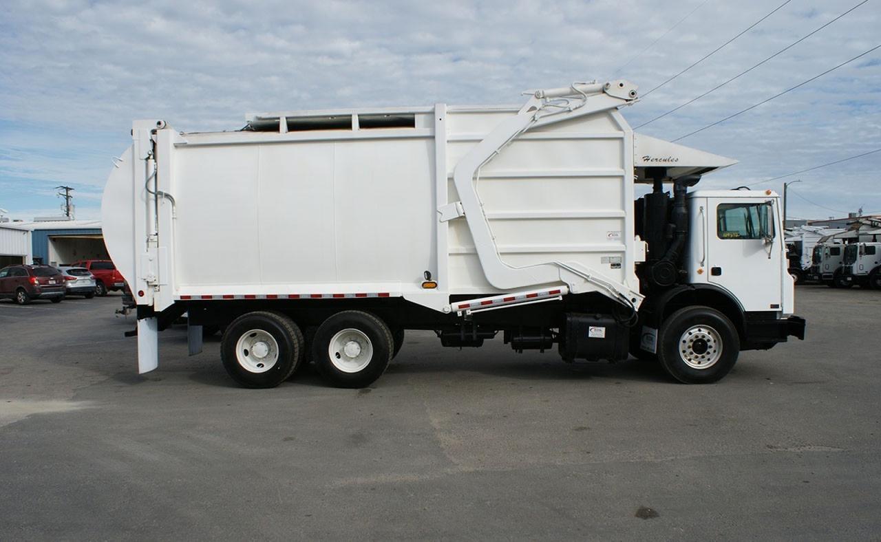 2013 Mack MRU 40 yd EZ Pack Front Loader Garbage Truck