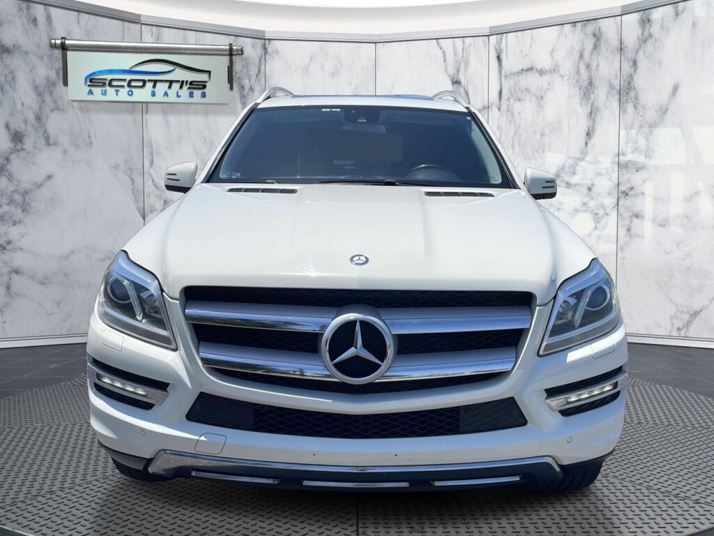2013 Mercedes-Benz GL-Class GL 450~BLUETOOTH~BUCKET SEATS~CONNECTED CAR INTEGRATED APPS~DRIVER ASSISTANCE PACKAGE~PANORAMIC MOONROOF / SUNROOF~RUNNING BOARDS~LOW MILES Sarasota FL