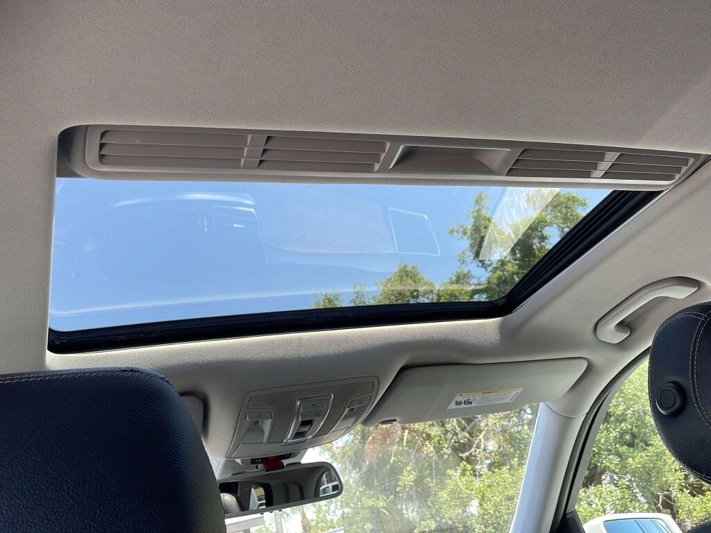 2013 Mercedes-Benz GL-Class GL 450~BLUETOOTH~BUCKET SEATS~CONNECTED CAR INTEGRATED APPS~DRIVER ASSISTANCE PACKAGE~PANORAMIC MOONROOF / SUNROOF~RUNNING BOARDS~LOW MILES Sarasota FL