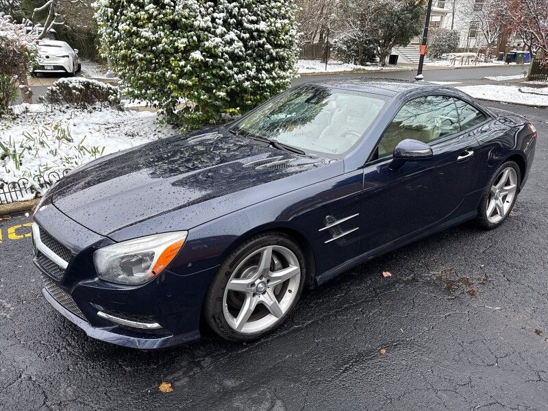 2013 Mercedes-Benz SL 550 Roadster w/ Sport and Premium Package