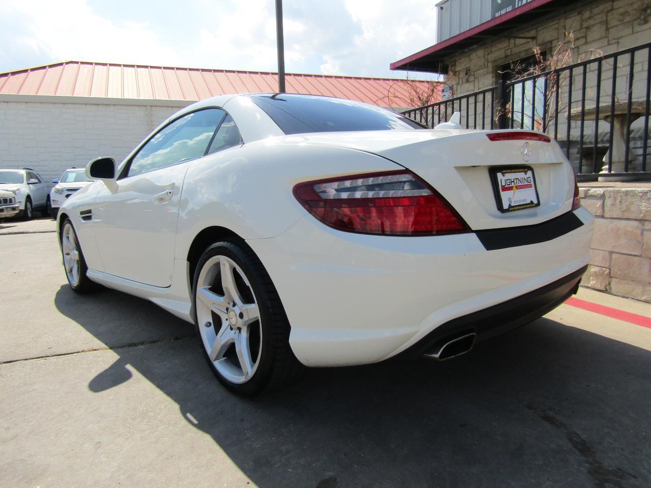 2013 Mercedes-Benz SLK 250 2dr Roadster SLK 250 Grand Prairie TX