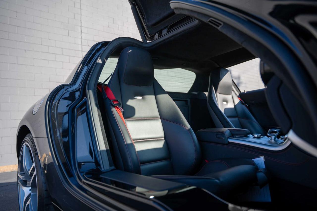 2013 Mercedes-Benz SLS-Class