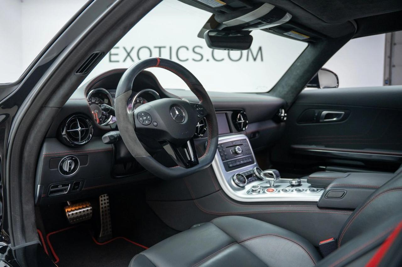 2013 Mercedes-Benz SLS-Class