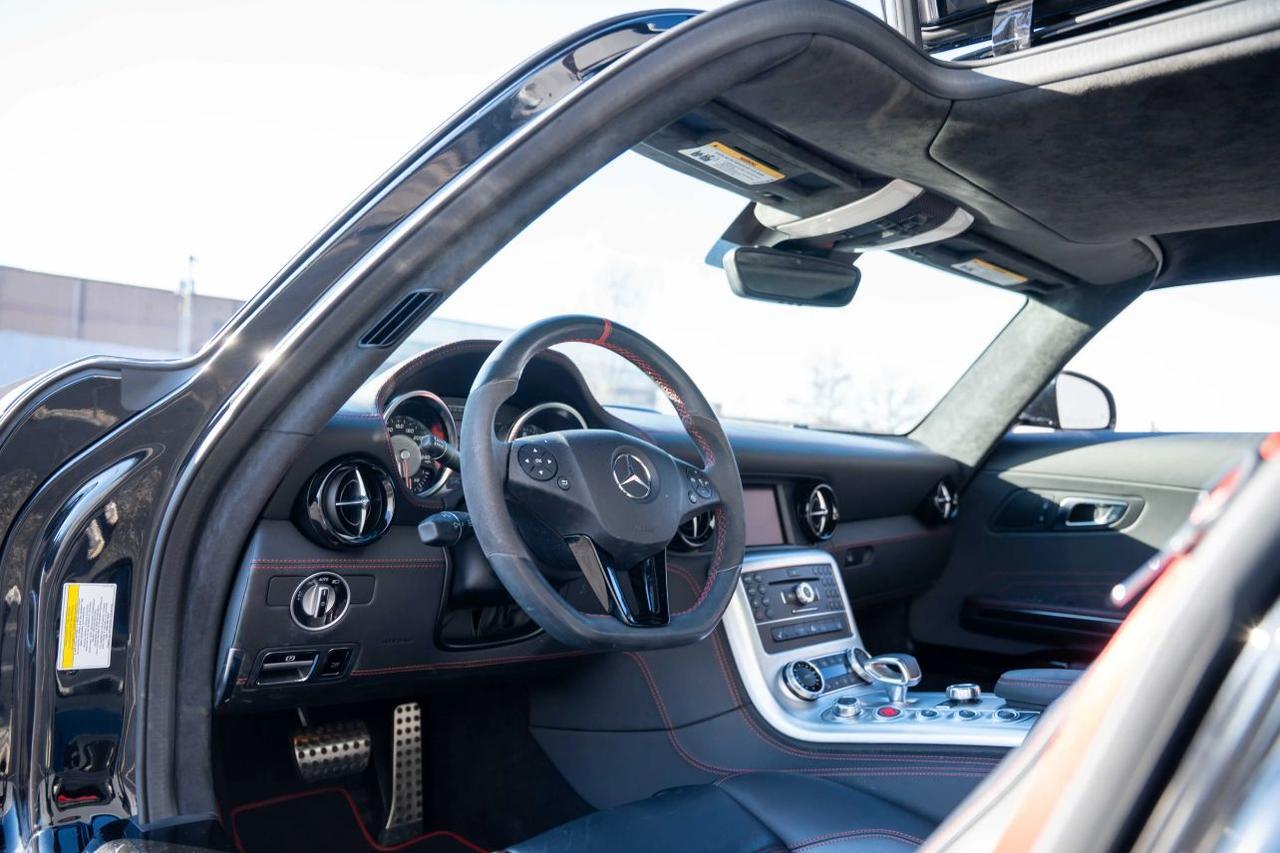 2013 Mercedes-Benz SLS-Class