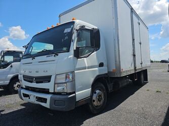 Mitsubishi FE 16' Box Truck 2013