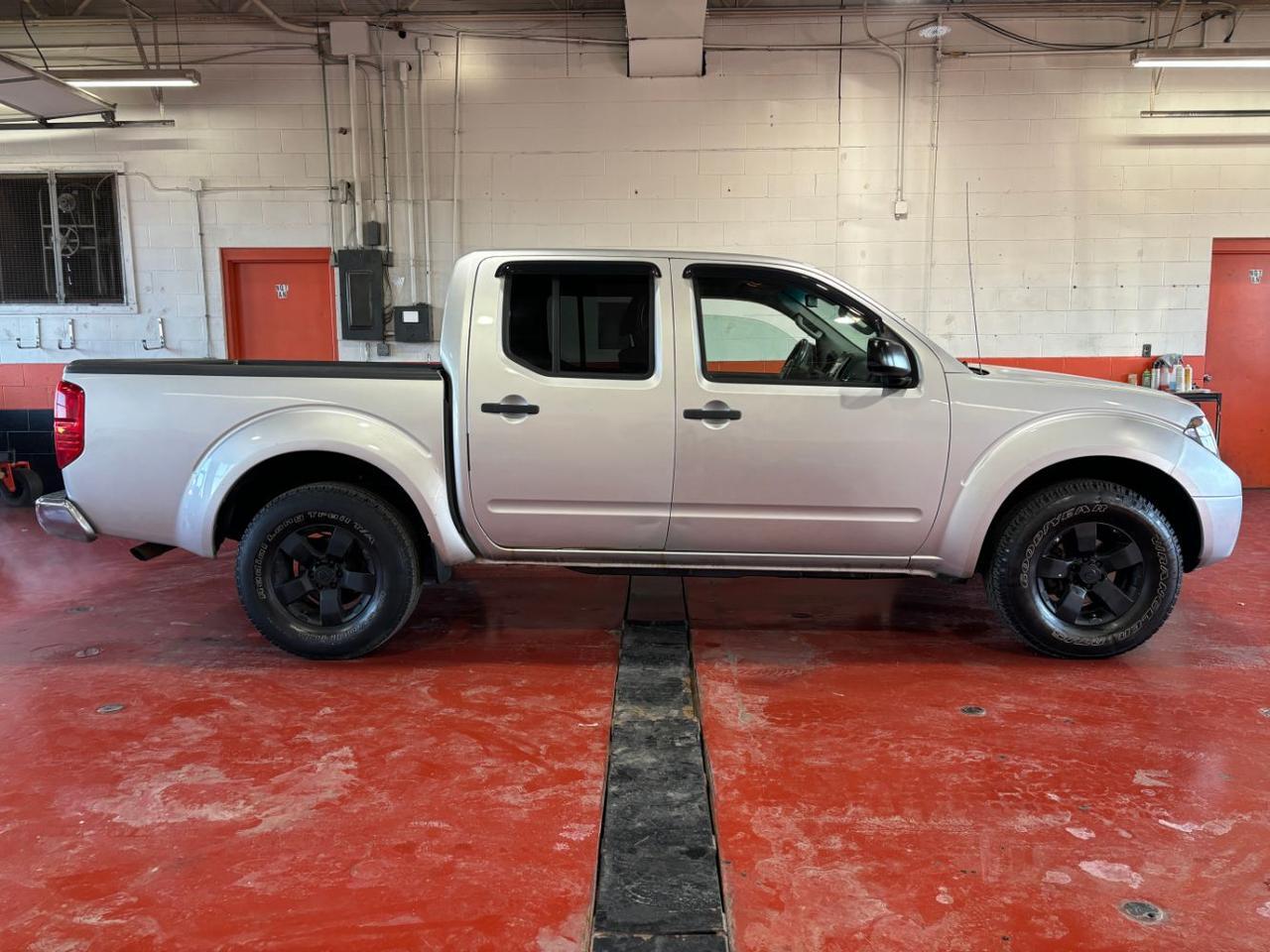 2013 Nissan Frontier SV Crew Cab 4WD