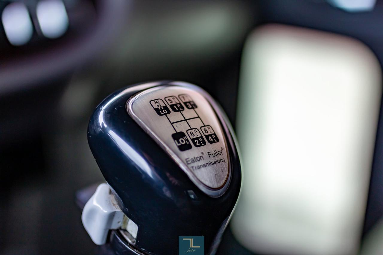 2013 Peterbilt 367 Tractor Sleeper Red Deer AB