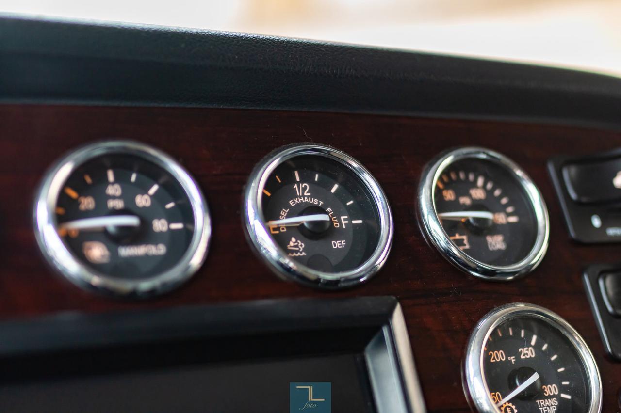 2013 Peterbilt 367 Tractor Sleeper Red Deer AB