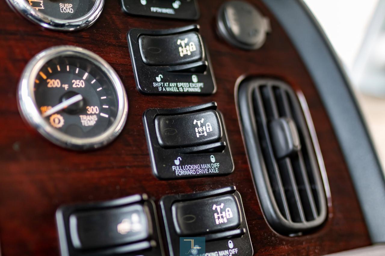 2013 Peterbilt 367 Tractor Sleeper Red Deer AB