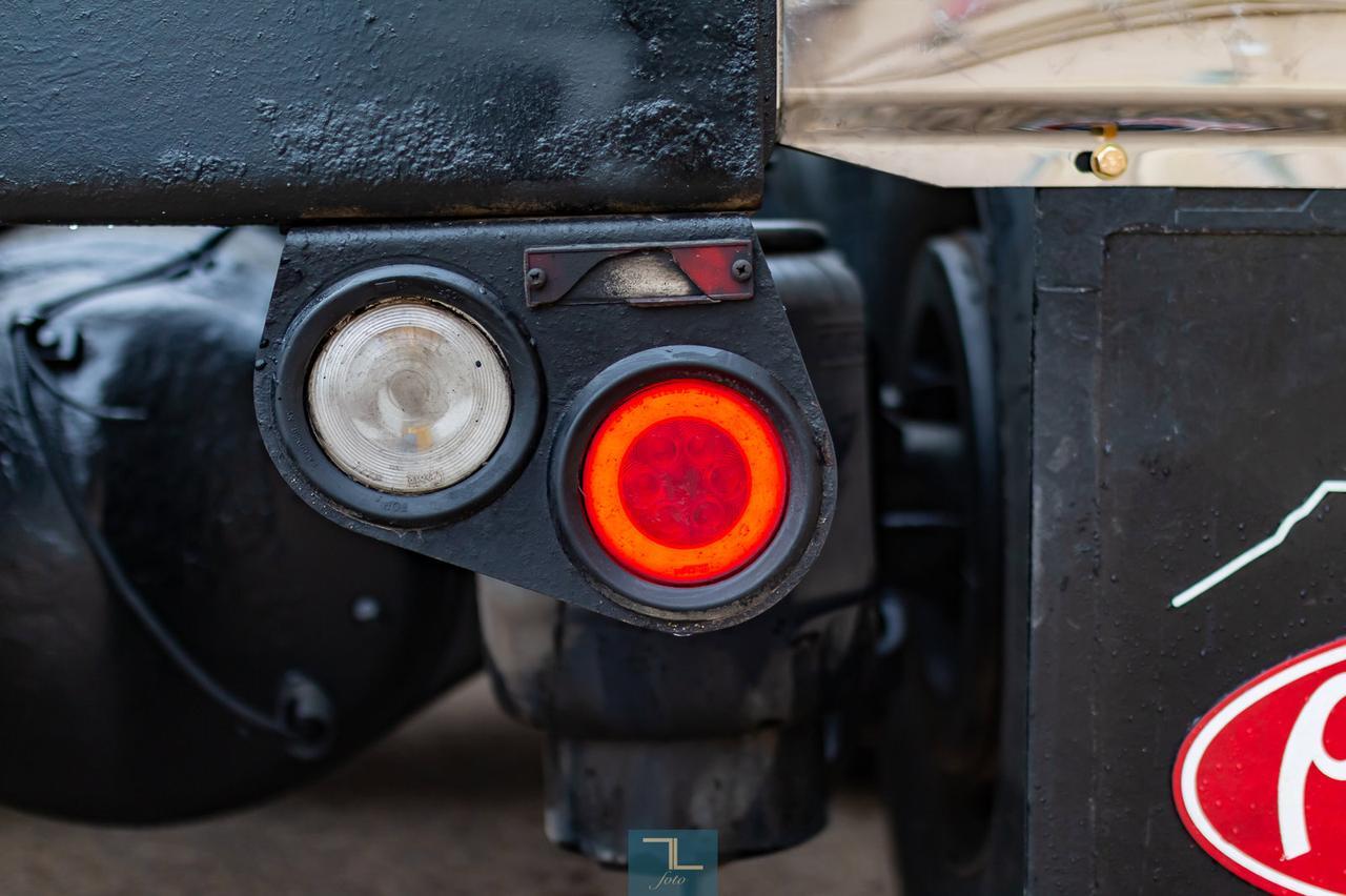 2013 Peterbilt 367 Tractor Sleeper Red Deer AB