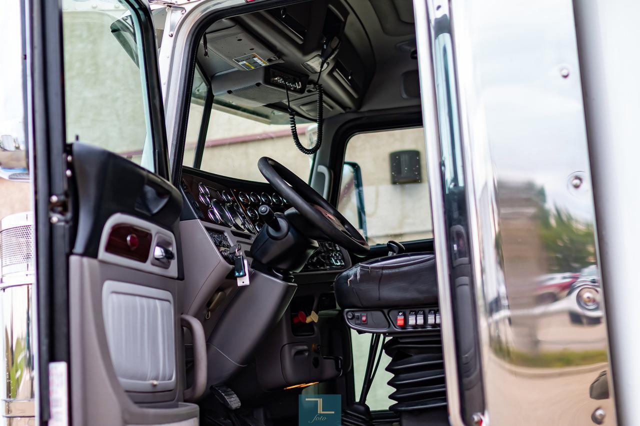 2013 Peterbilt 367 Tractor Sleeper Red Deer AB