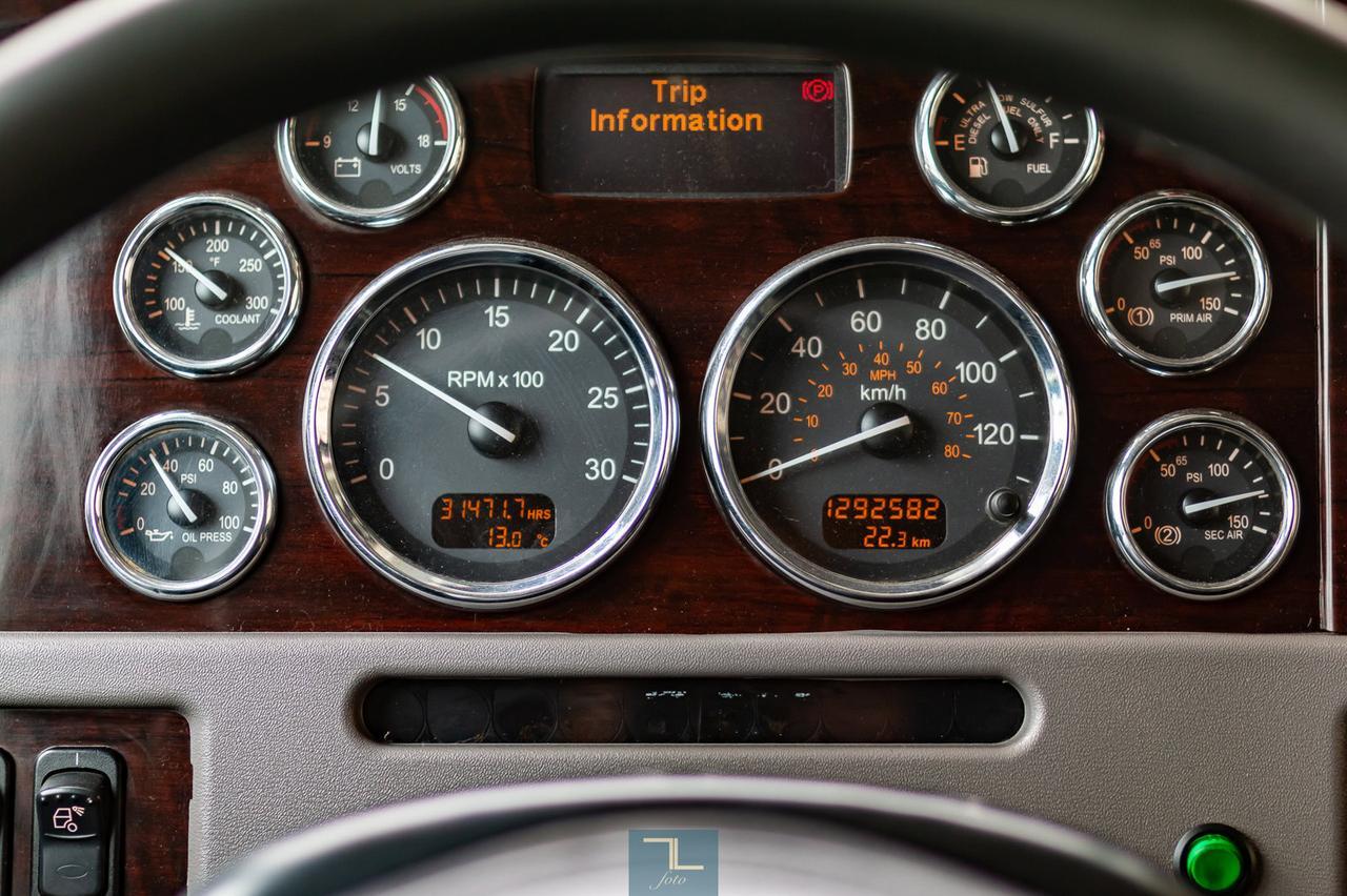 2013 Peterbilt 367 Tractor Sleeper Red Deer AB