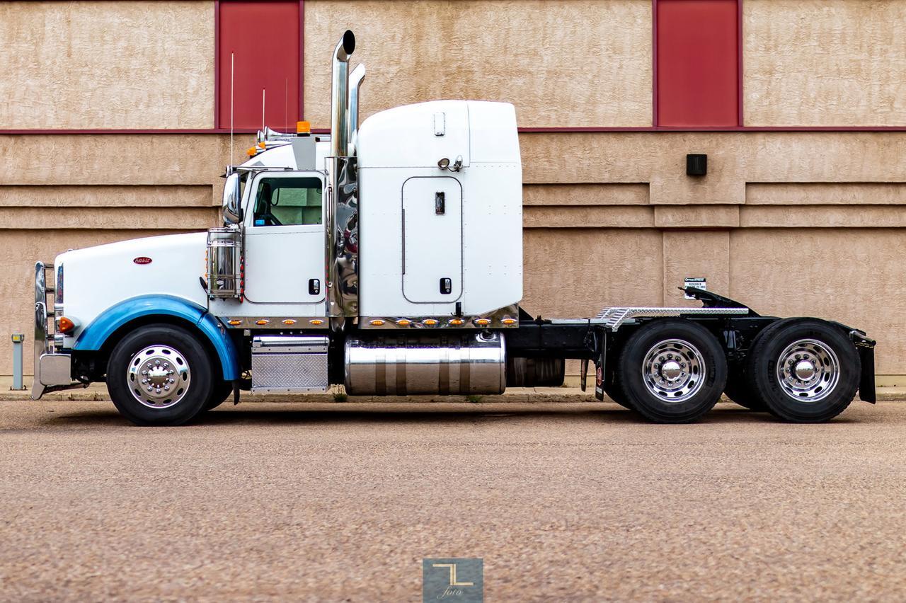 2013 Peterbilt 367 Tractor Sleeper Red Deer AB