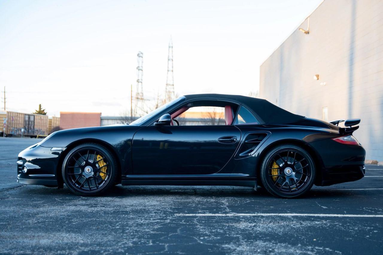 2013 Porsche 911 Turbo S Cabriolet 2D St. Louis MO
